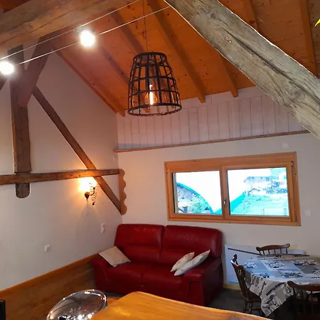Demi-chalet A La Montagne *